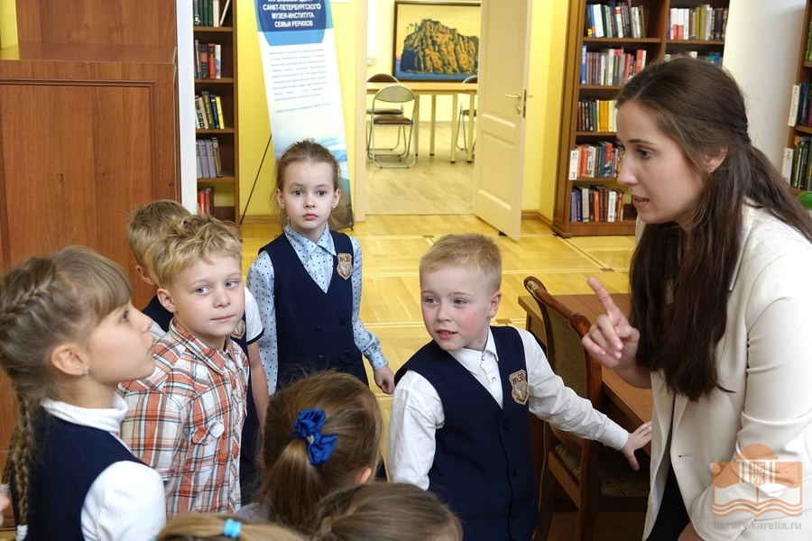 Экскурсия для первоклашек по Национальной библиотеке Карелии