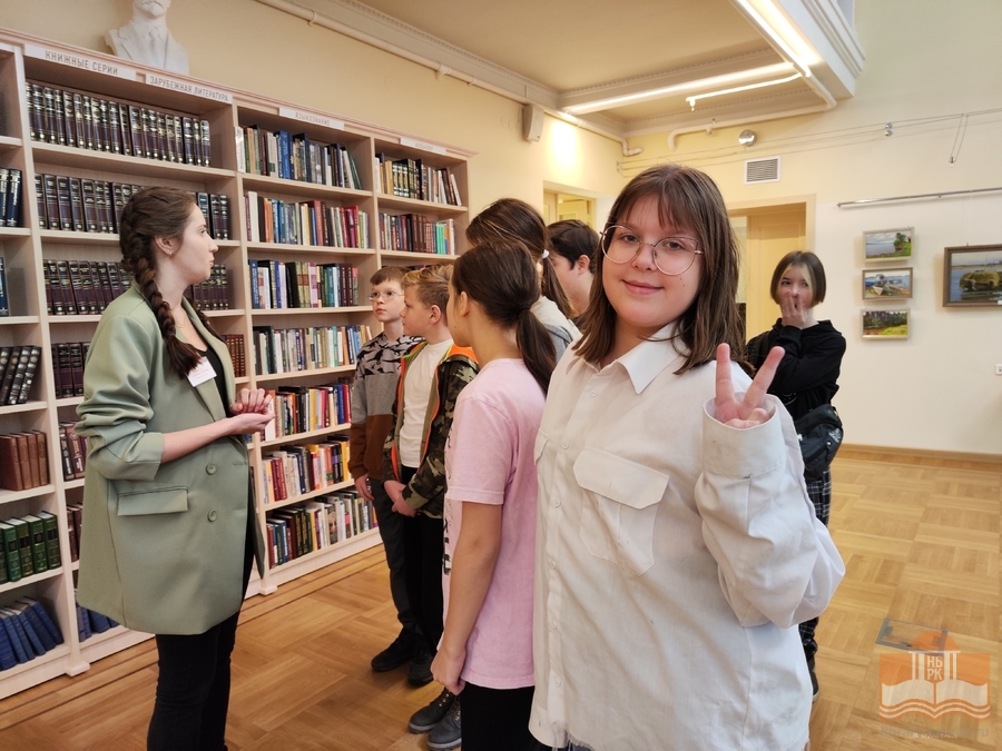Экскурсия по главной библиотеке Карелии для шестиклассников петрозаводской школы №10