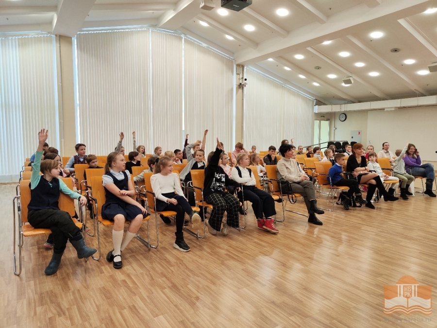 Творческая встреча с карельским детским писателем Ильёй Полуницыным в рамках проекта «Страничку — я, страничку — ты…»