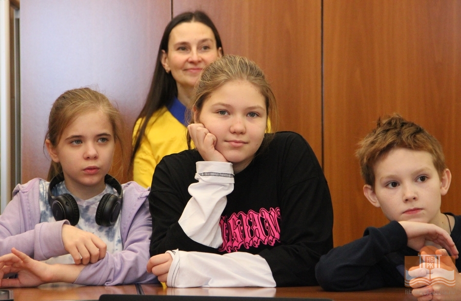Экскурсия по Национальной библиотеке Карелии для пятиклассников школы № 39 стали
