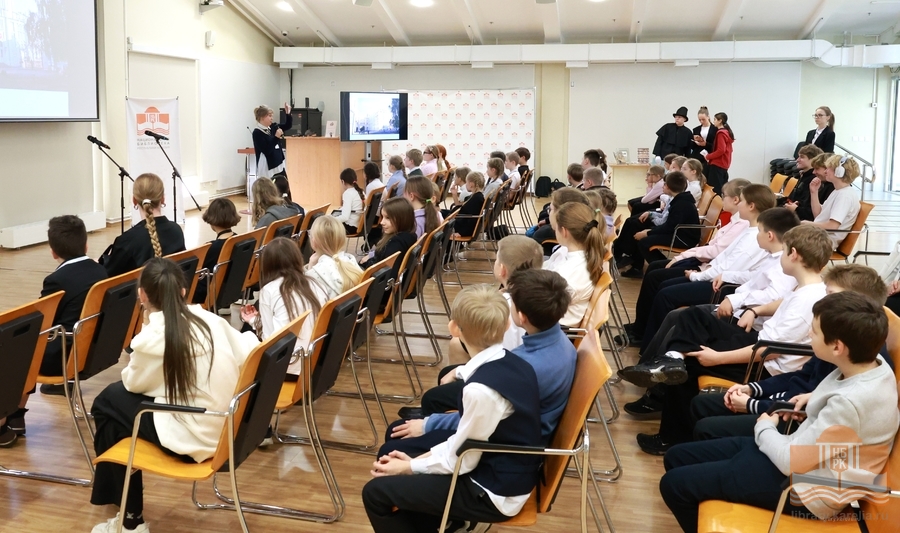 Лицейский день в Национальной библиотеке Карелии для учащихся средней школы № 10